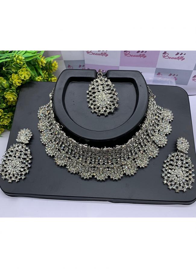 Stunning Silver Plated Necklace Set